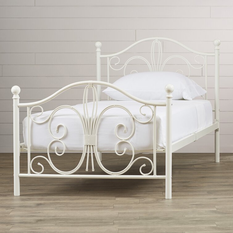 Pattonsburg platform store bed